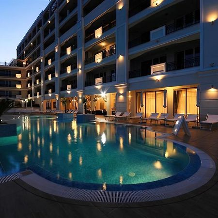 Private Apartments By The Sea With A Large Terrace In Apart Hotel! بوموري المظهر الخارجي الصورة