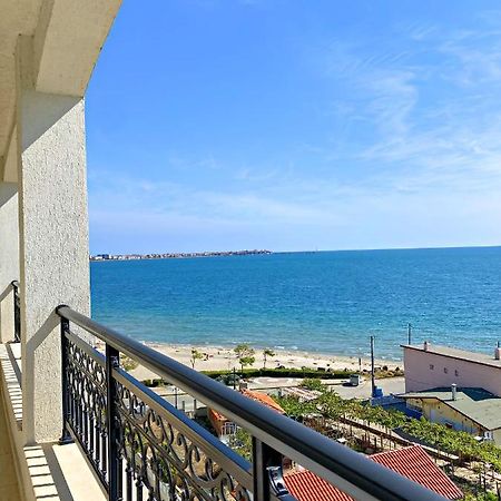 Private Apartments By The Sea With A Large Terrace In Apart Hotel! بوموري المظهر الخارجي الصورة