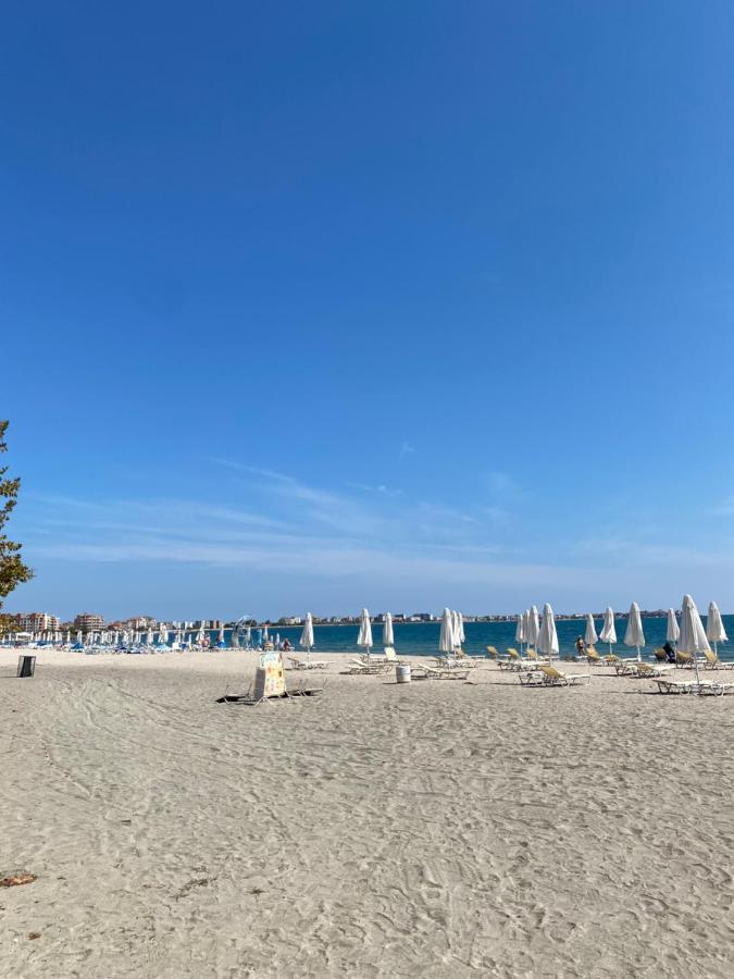 Private Apartments By The Sea With A Large Terrace In Apart Hotel! بوموري المظهر الخارجي الصورة