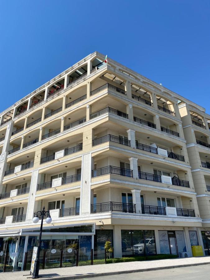 Private Apartments By The Sea With A Large Terrace In Apart Hotel! بوموري المظهر الخارجي الصورة
