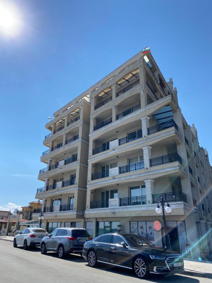 Private Apartments By The Sea With A Large Terrace In Apart Hotel! بوموري المظهر الخارجي الصورة