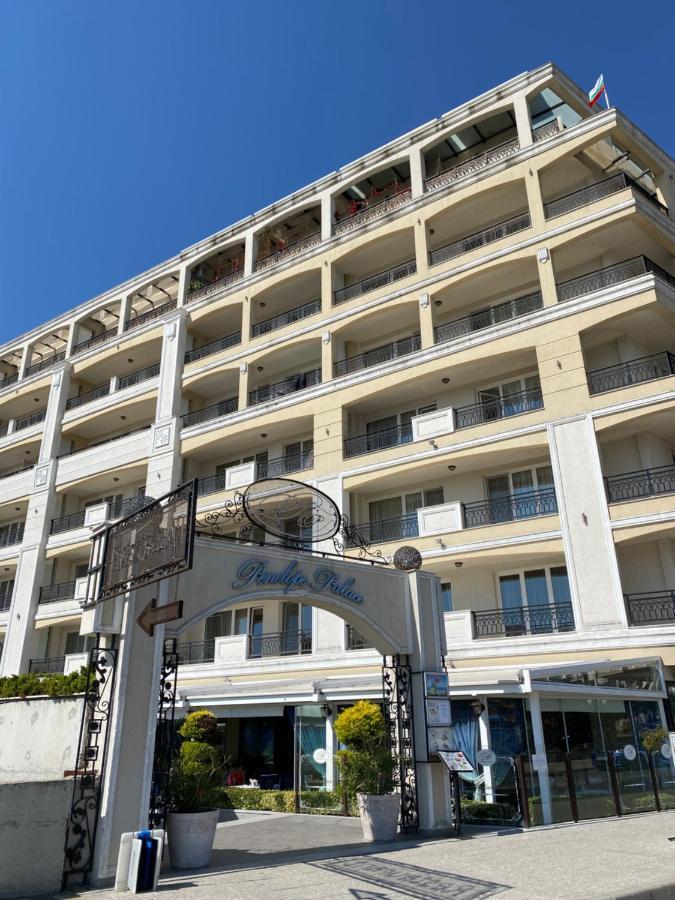 Private Apartments By The Sea With A Large Terrace In Apart Hotel! بوموري المظهر الخارجي الصورة