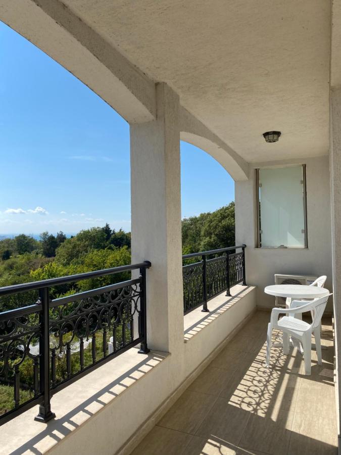 Private Apartments By The Sea With A Large Terrace In Apart Hotel! بوموري المظهر الخارجي الصورة