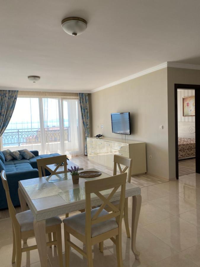 Private Apartments By The Sea With A Large Terrace In Apart Hotel! بوموري المظهر الخارجي الصورة
