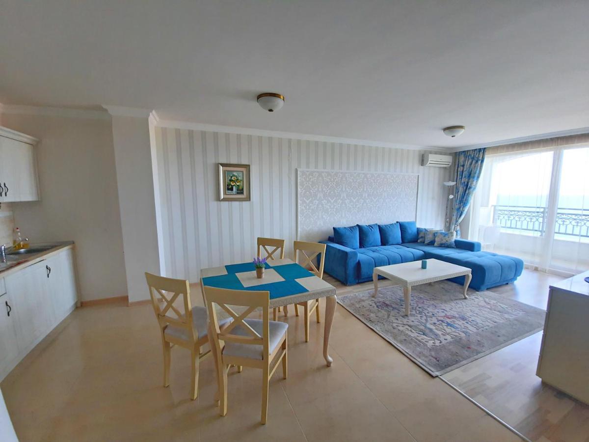 Private Apartments By The Sea With A Large Terrace In Apart Hotel! بوموري المظهر الخارجي الصورة
