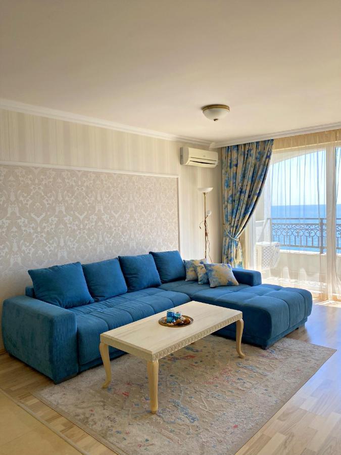 Private Apartments By The Sea With A Large Terrace In Apart Hotel! بوموري المظهر الخارجي الصورة